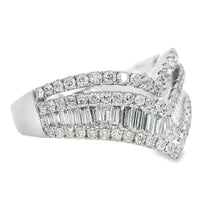 18kt White Gold Natural Full and Baguette Diamonds Chevron Ring (0.94ct)
