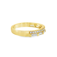 18kt Yellow Gold Natural Round & Baguette Diamond Prong Set Ring (0.46ct)