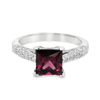 18kt White Gold Princess Natural Garnet and Round Natural Diamonds Ring (1.63ct)
