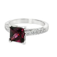 18kt White Gold Princess Natural Garnet and Round Natural Diamonds Ring (1.63ct)