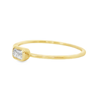 18kt Yellow Gold Bezel Set Natural Emerald Diamond Ring (.18ct)