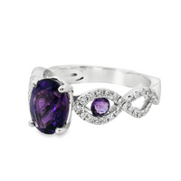 14kt White Gold Oval Natural Amethyst and Round Natural Diamonds Ring (1.63ct)