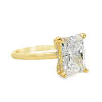 18kt Yellow Gold Lab-Grown Radiant Diamond and Natural Round Diamond Engagement Ring (2.78ct)