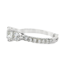 18kt White Gold Natural Round Brilliant Diamond Engagement Ring (2.26ct)
