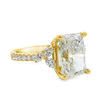 18kt Yellow Gold Lab-Grown Radiant Diamond and Natural Round Diamonds Engagement Ring (3.95ct)
