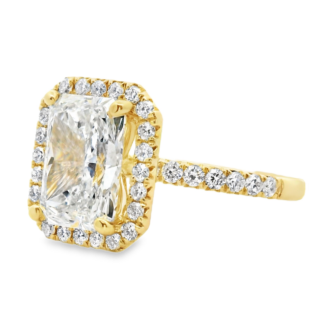 18kt Yellow Gold Lab-Grown Radiant Diamond Engagement Ring (3.04ct)