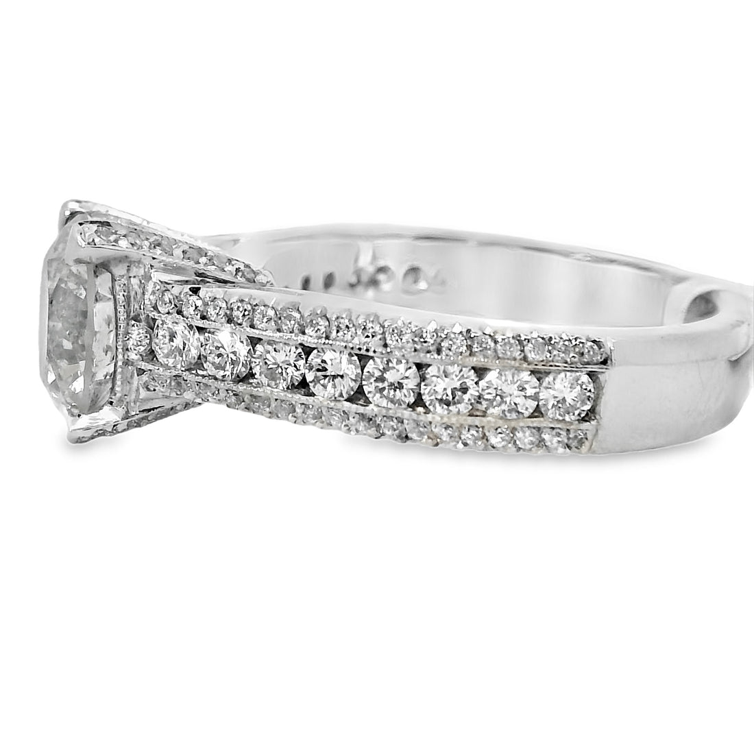 18kt White Gold Natural Round Diamond Engagement Ring (2.64ct)