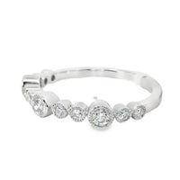 18K White Gold round Diamond Wedding Ring (.32ct)
