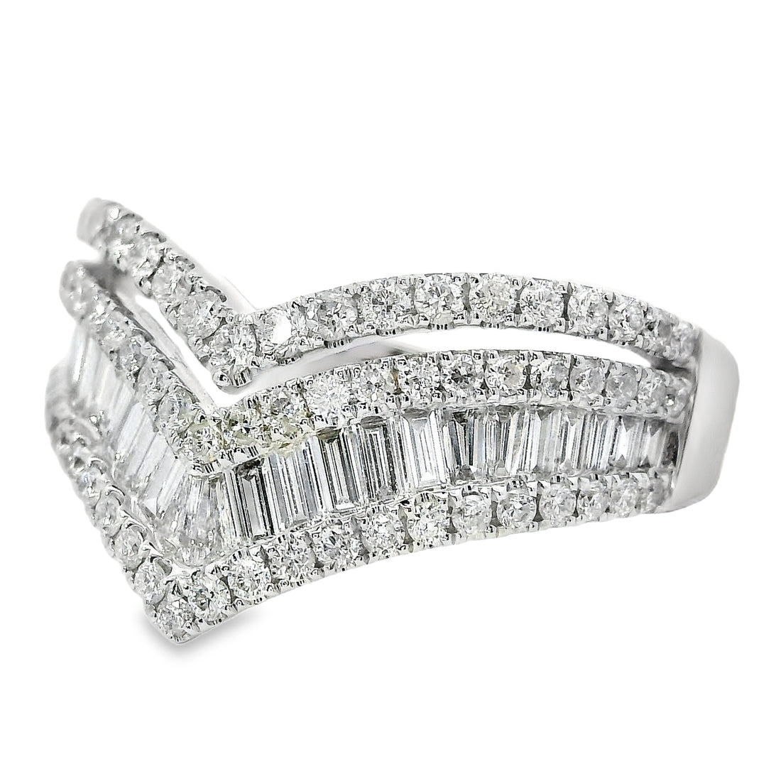 18kt White Gold Natural Diamond Free Form Ring (0.94ct)