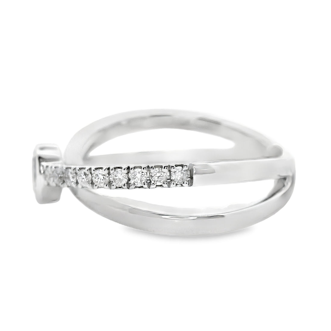 18K White Gold Oval Diamond Free Form Ring (..36ct)
