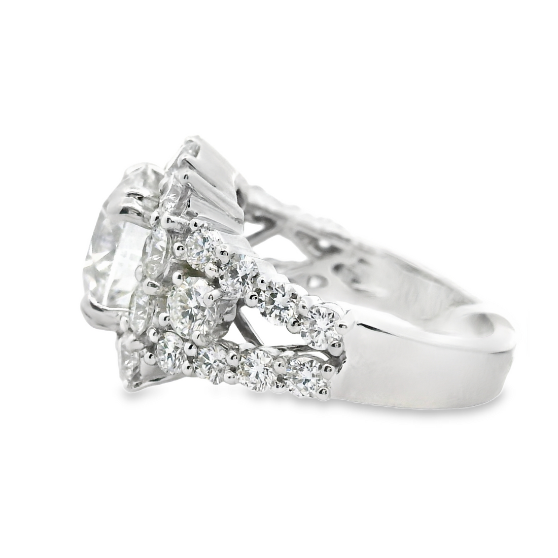 18kt White Gold Round Diamond Engagement Ring (5.27ct)