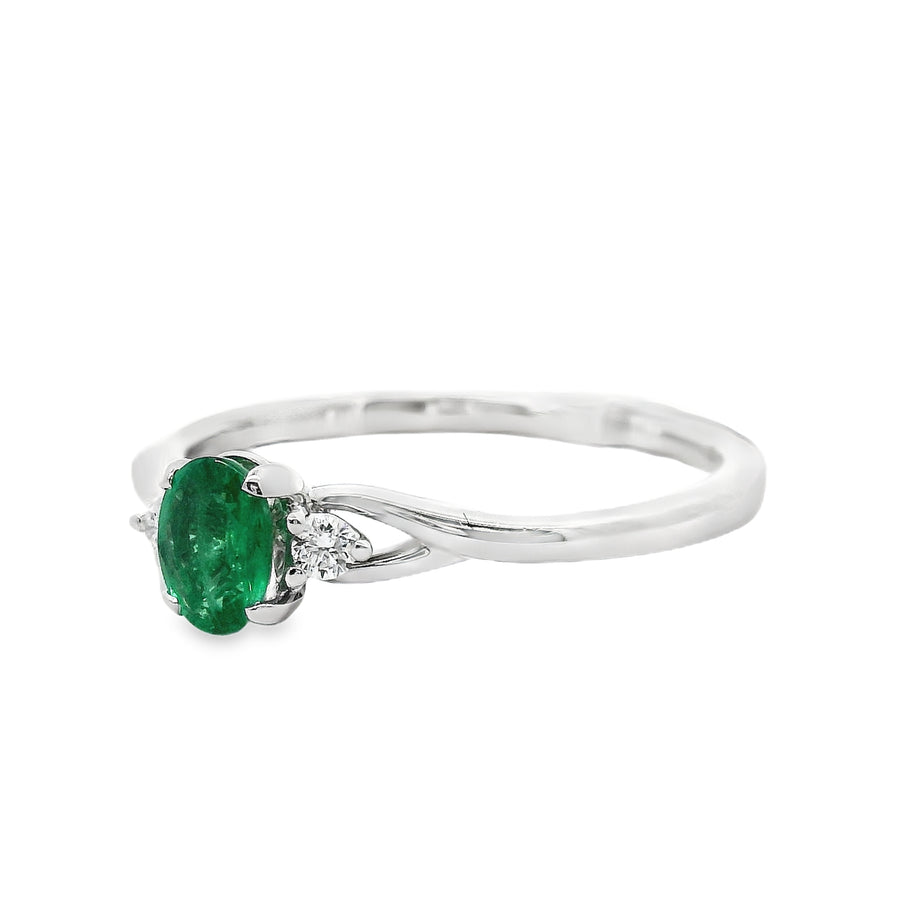 18kt White Gold Emerald Natural Emerald and Round Natural Diamonds Ring (0.31ct)