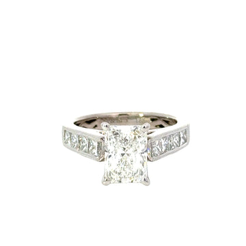 18kt White Gold Lab-Grown Radiant Diamond Engagement Ring (2.87ct)