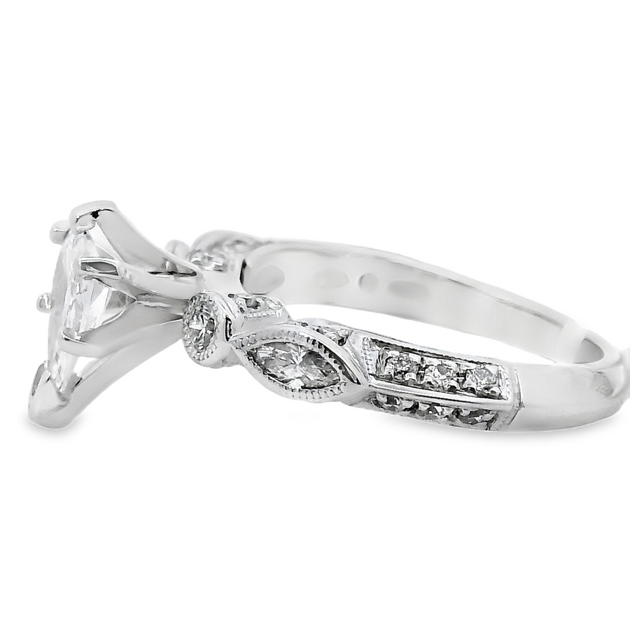 18kt White Gold Natural Pear Diamond Engagement Ring (0.9ct)