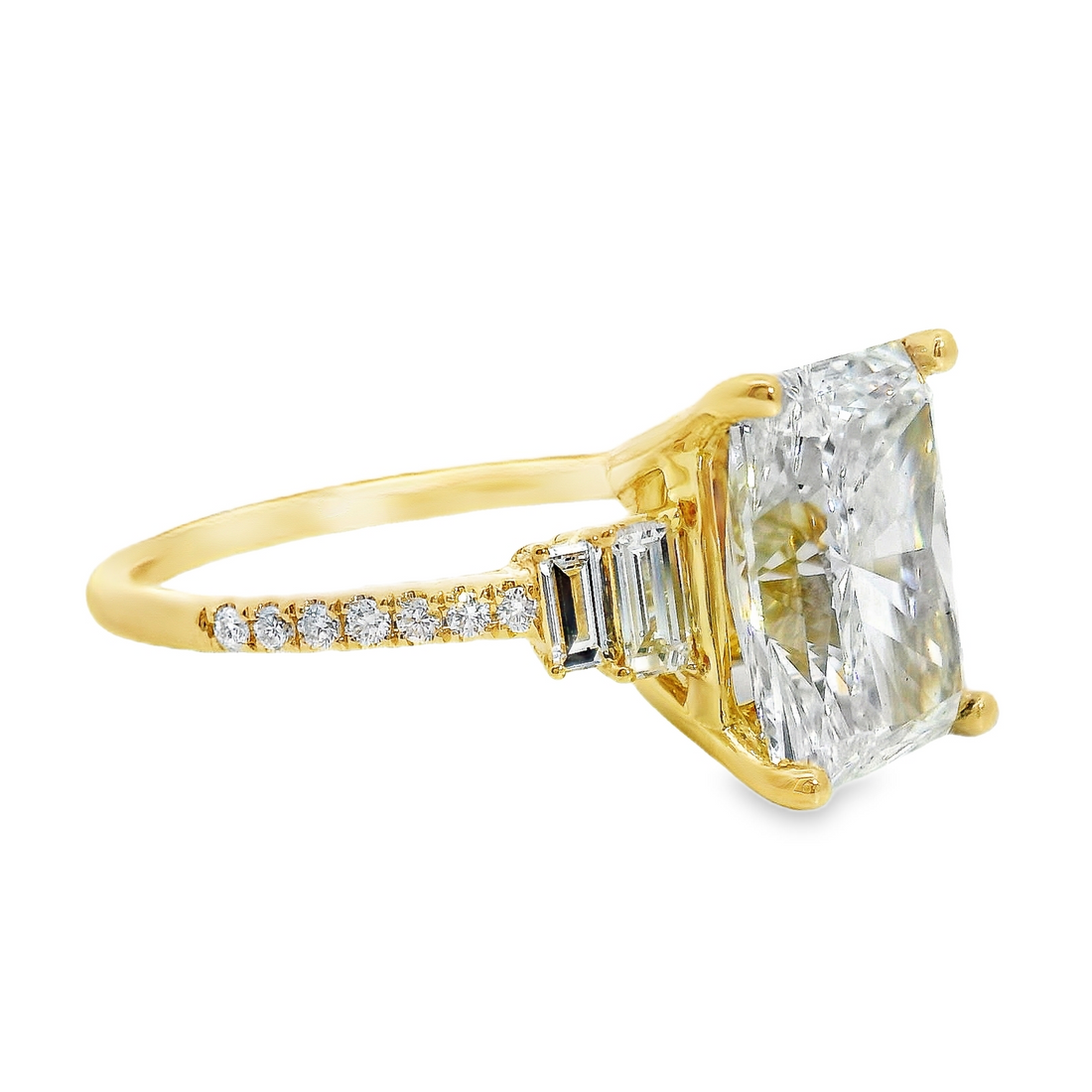 18kt Yellow Gold Lab-Grown Radiant Diamond and Natural Diamonds Engagement Ring (3.34ct)