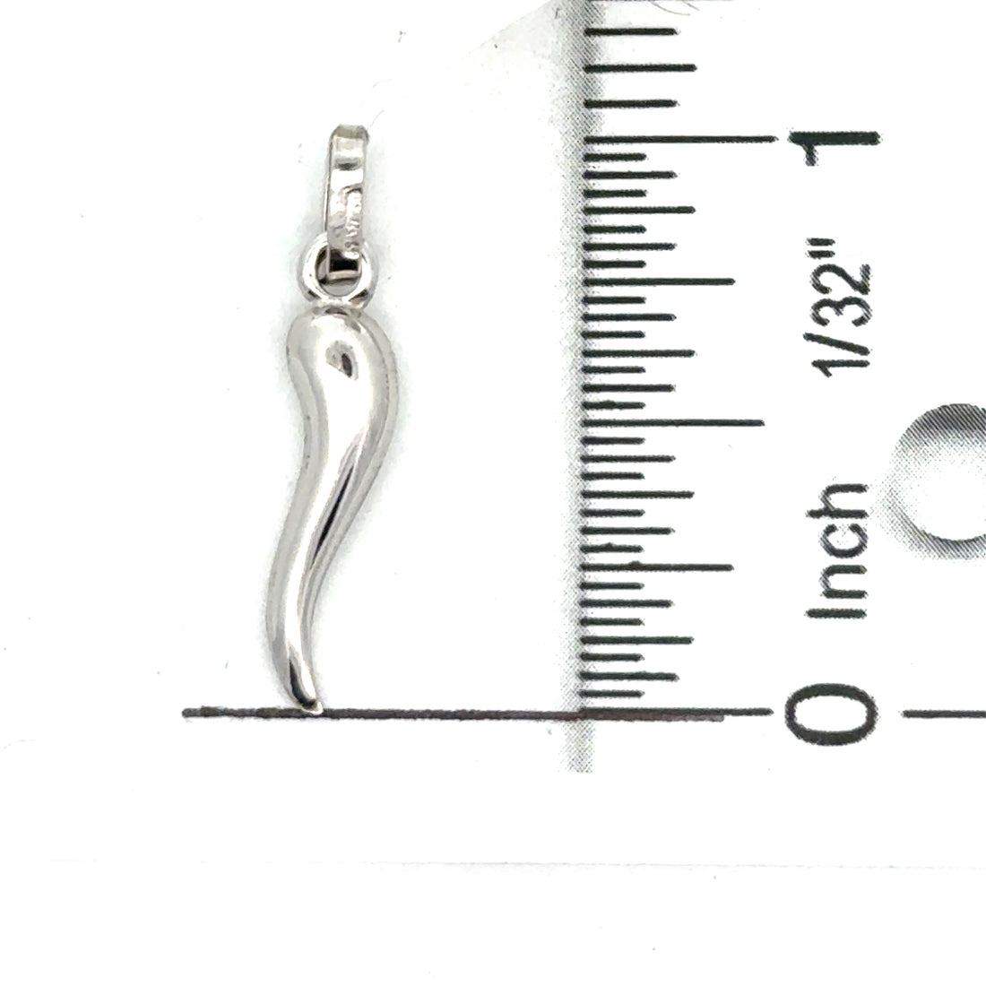 18kt White Gold Italian Made Horn Pendant (.96g)