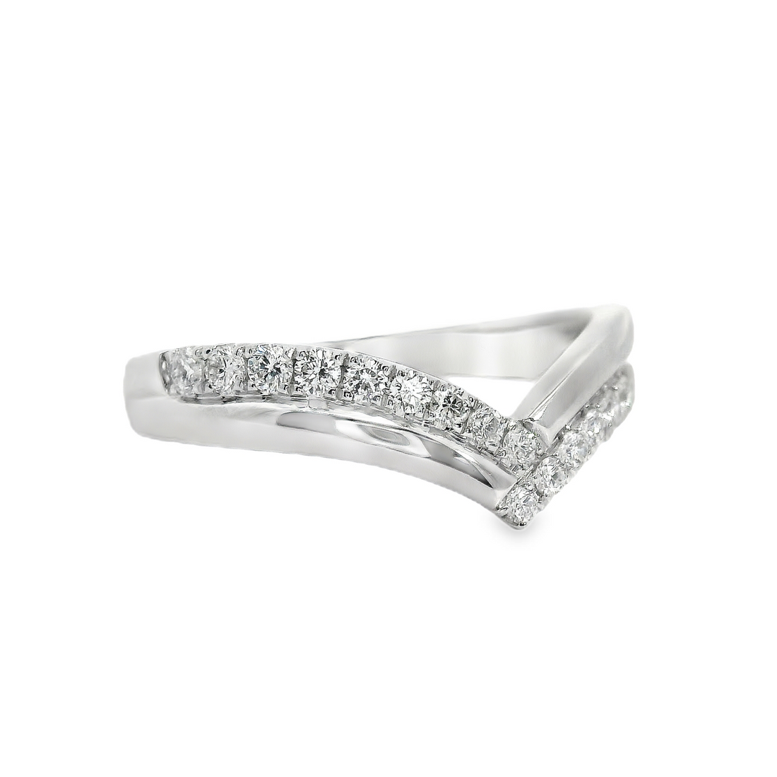 18kt White Gold Natural Round Diamonds Curved Wedding Ring (.30ct)