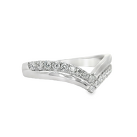 18kt White Gold Natural Round Diamonds Curved Wedding Ring (.30ct)