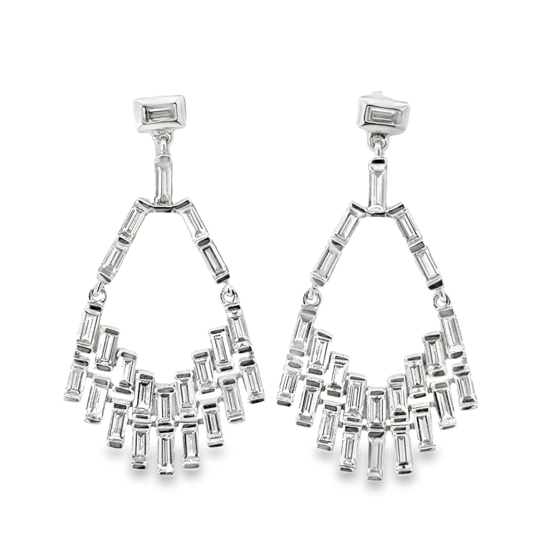 18kt White Gold Natural Diamonds Drop Earrings (1.66ct)