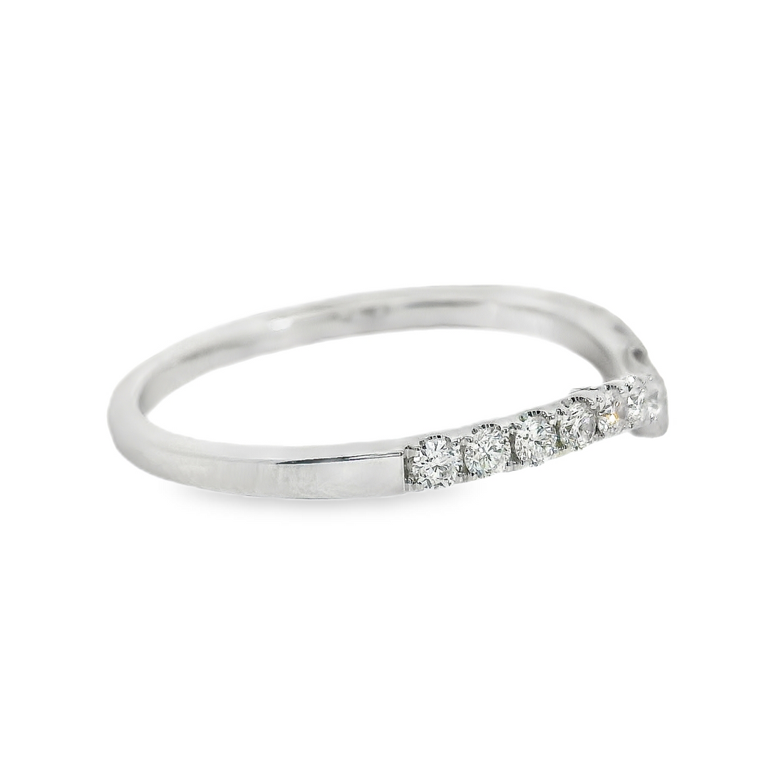 18kt White Gold Natural Round Diamonds Curved Wedding Ring (.31ct)