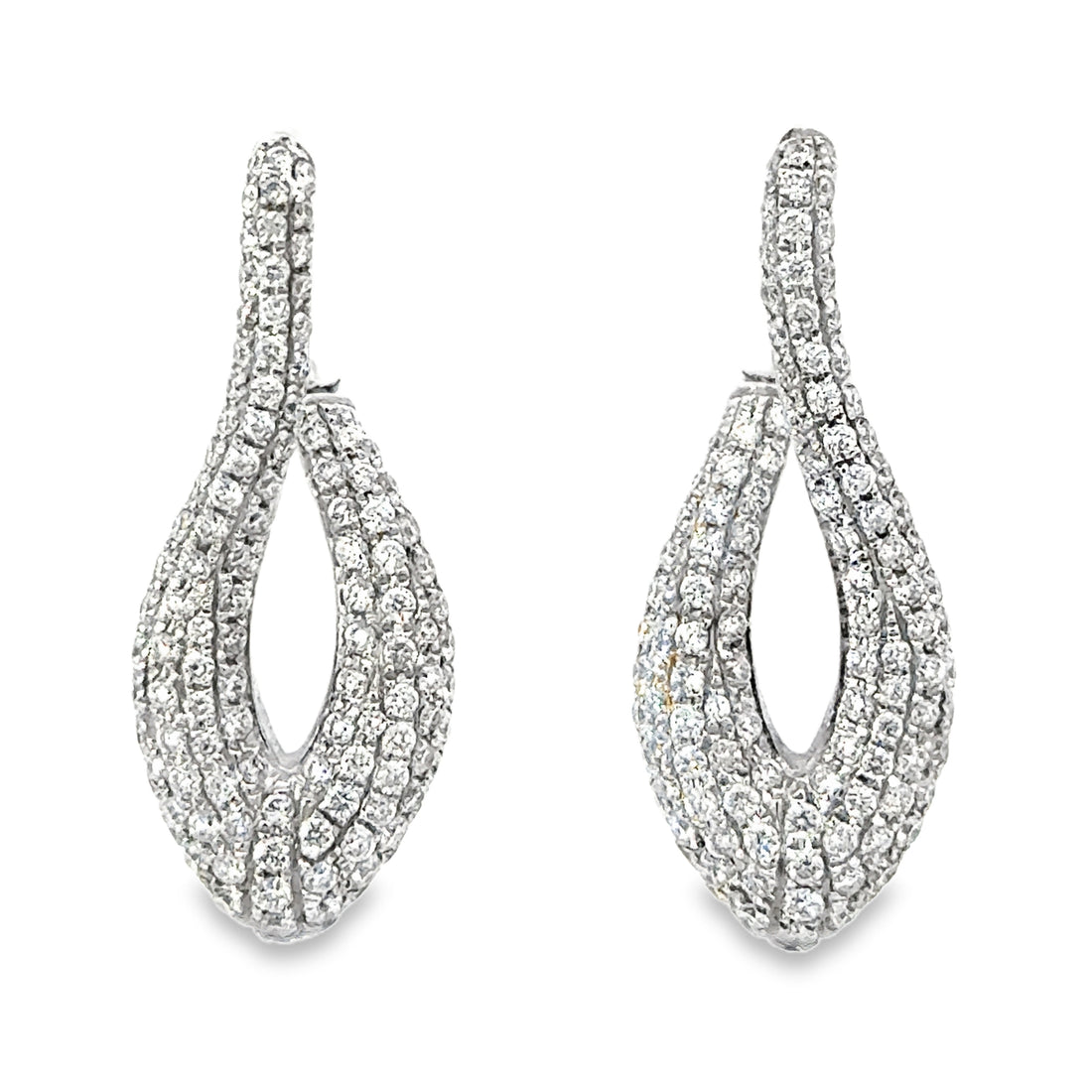 14kt White Gold Natural Diamonds Drop Earrings (1.65ct)