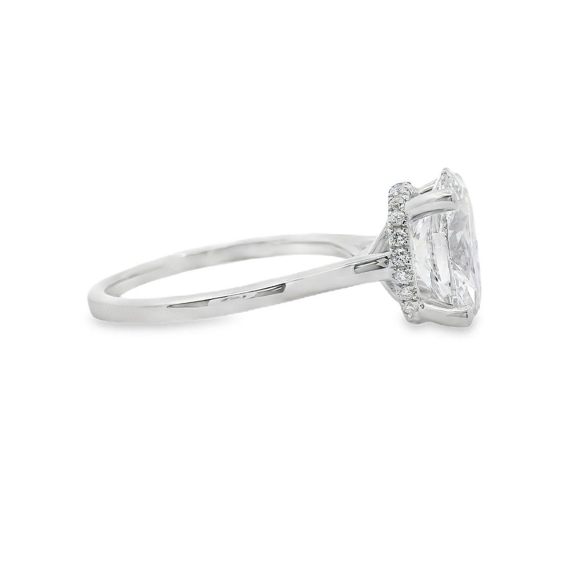 18kt White Gold Lab-Grown Oval Diamond Engagement Ring (2.69ct)