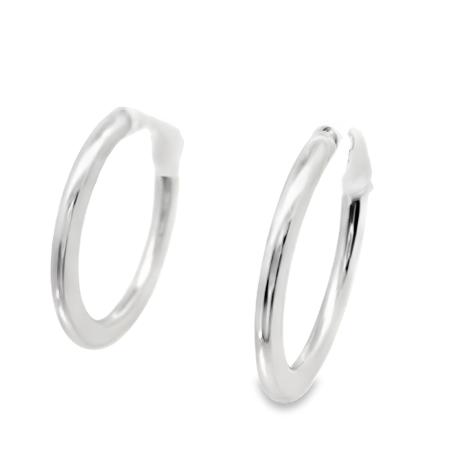 18kt White Gold Italian Made Hoop Earrings (1.10g)