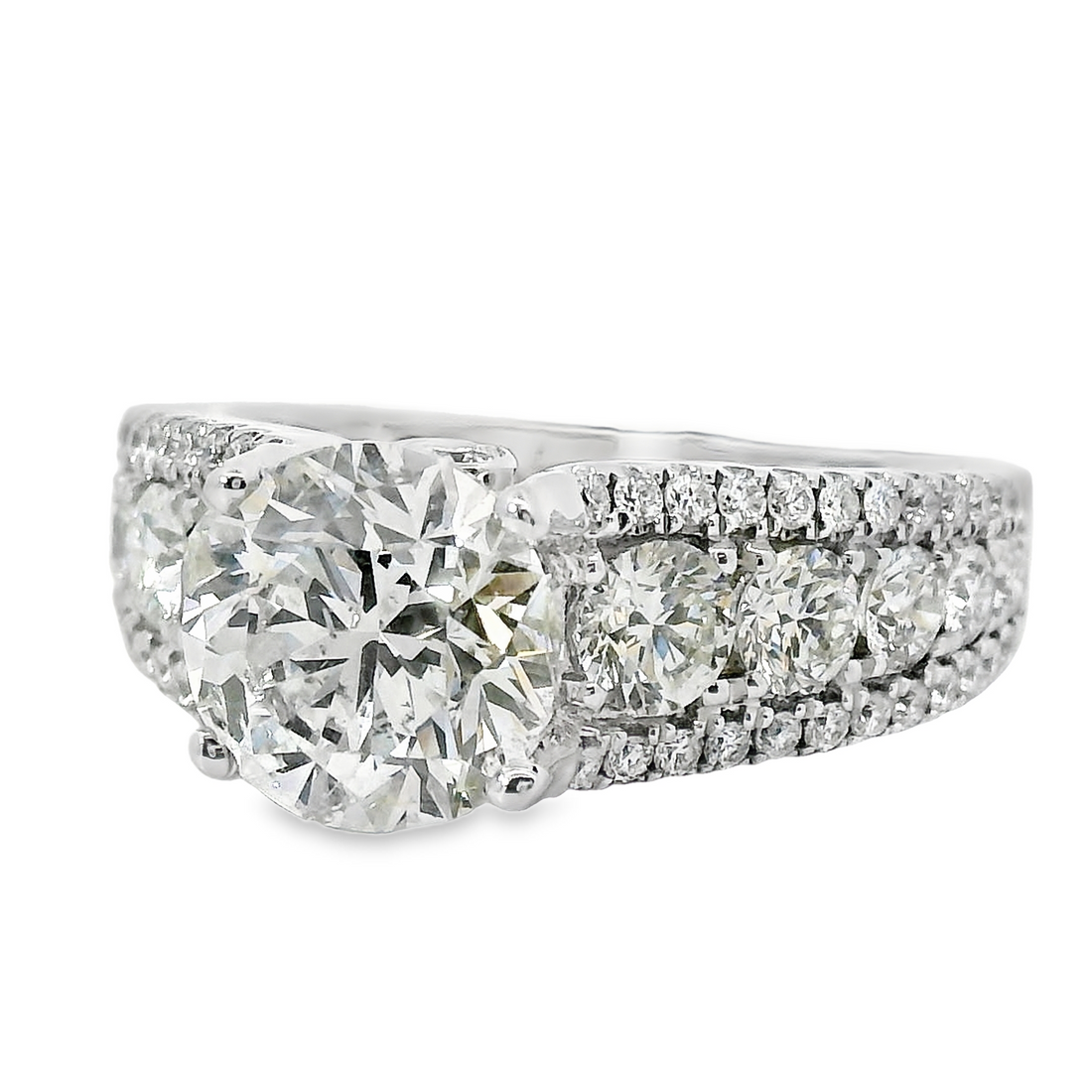 18kt White Gold Natural Round Diamond Engagement Ring (3.3ct)