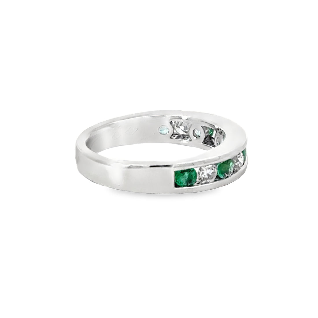 18kt White Gold Round Natural Diamonds and Round Natural Emeralds Ring (0.96ct)