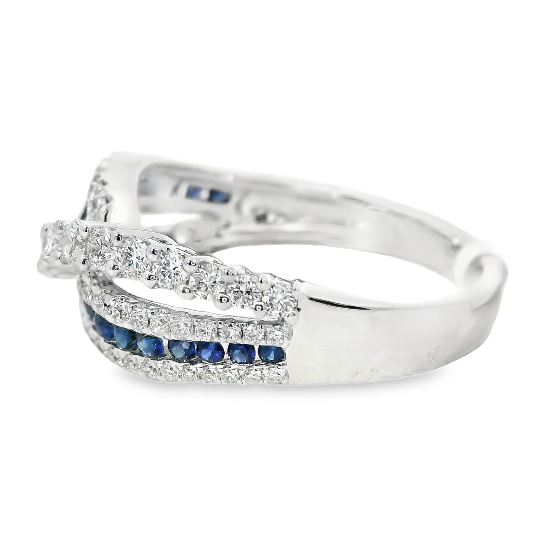 18kt White Gold Round Natural Diamonds and Round Natural Sapphires Ring (1.02ct)