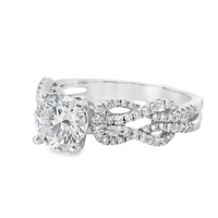 18kt White Gold Natural Round Diamond Engagement Ring (1.35ct)