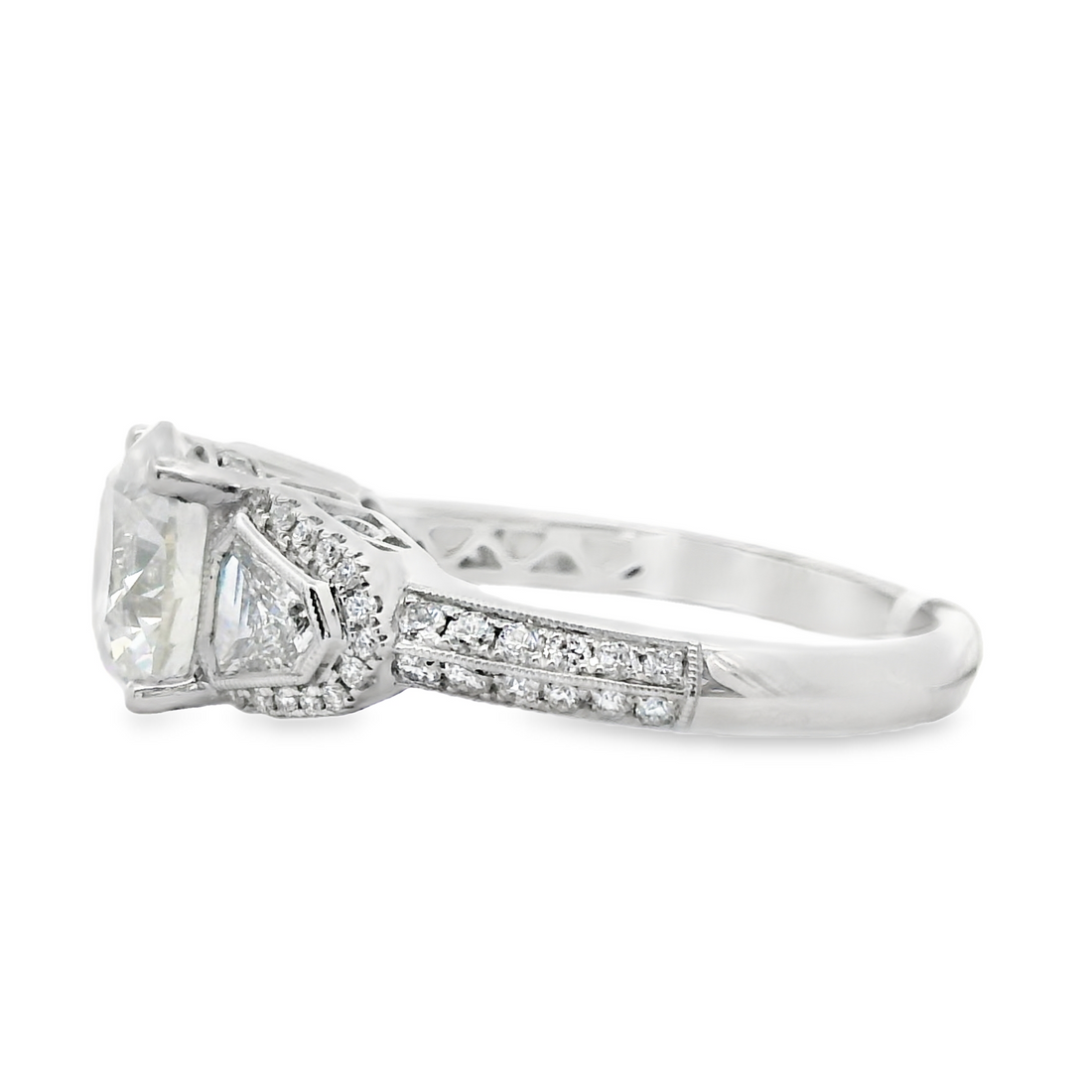 18kt White Gold Natural Round Brilliant Diamond Engagement Ring (2.73ct)