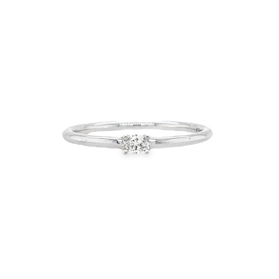 18K White Gold Oval Diamond Ring (.09ct)