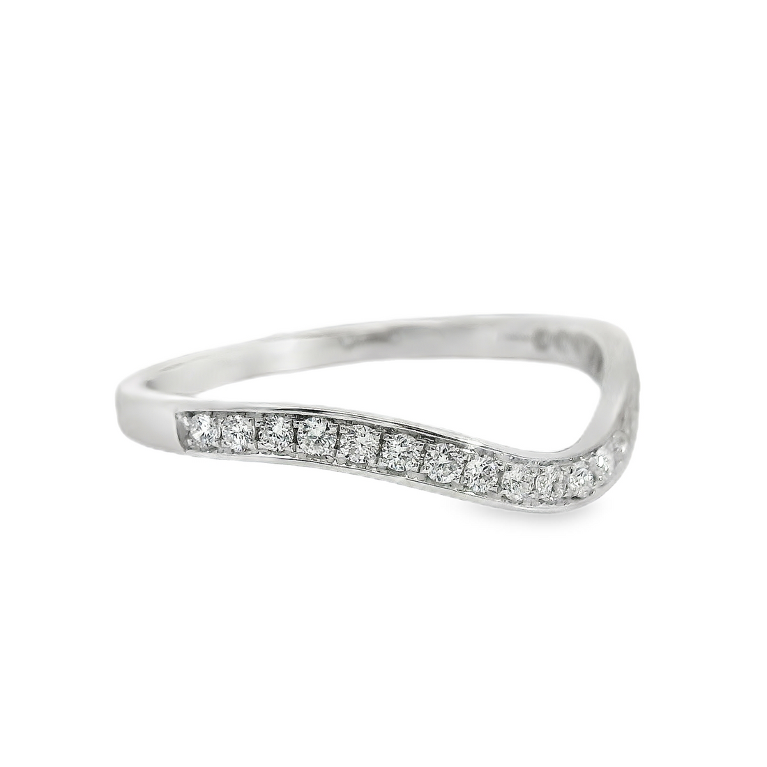 18kt White Gold Natural Round Diamonds Curved Wedding Ring (.19ct)