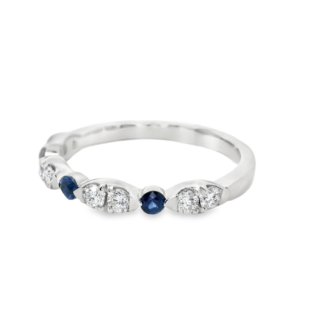 18kt White Gold Round Natural Diamonds and Round Natural Sapphires Ring (0.47ct)