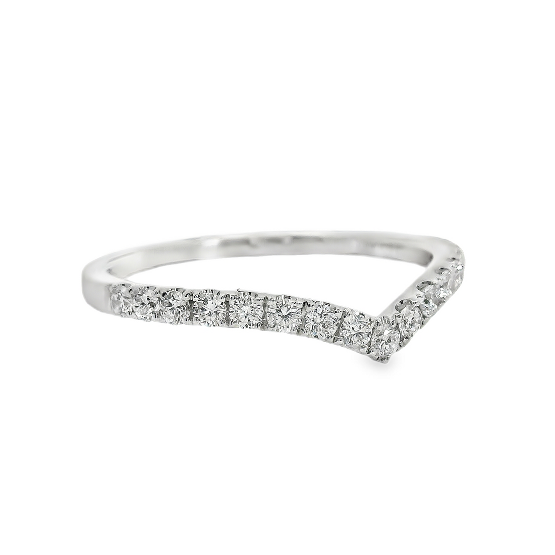 18kt White Gold Natural Round Diamonds Curved Wedding Ring (.31ct)