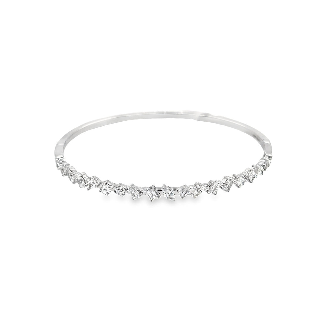 18K White Gold Natural Diamond Bangle Bracelet (1.80ctw)