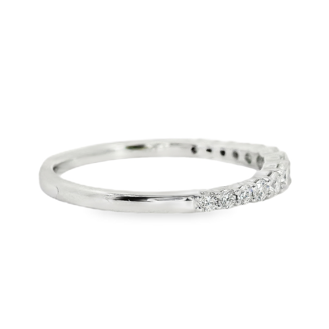 18kt White Gold Natural Tapered Round Diamond Wedding Ring (.41ct)