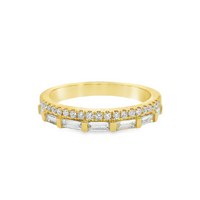 18kt Yellow Gold Natural Round & Baguette Diamond Prong Set Ring (0.46ct)