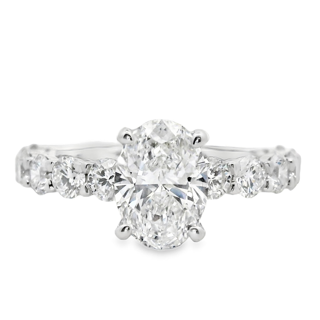 18kt White Gold Natural Oval Brilliant Diamond Engagement Ring (3.04ct)