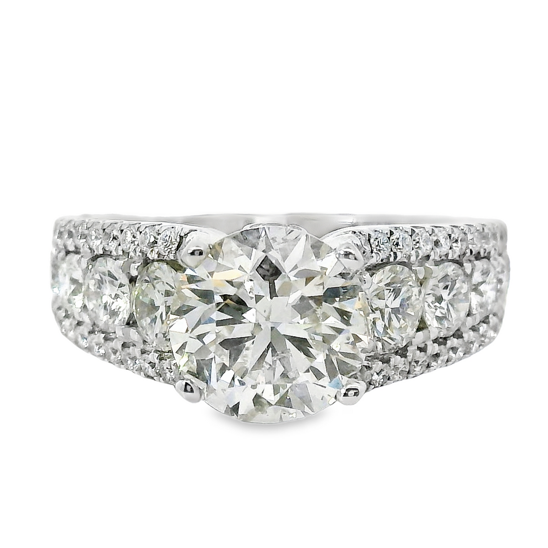 18kt White Gold Natural Round Diamond Engagement Ring (3.3ct)