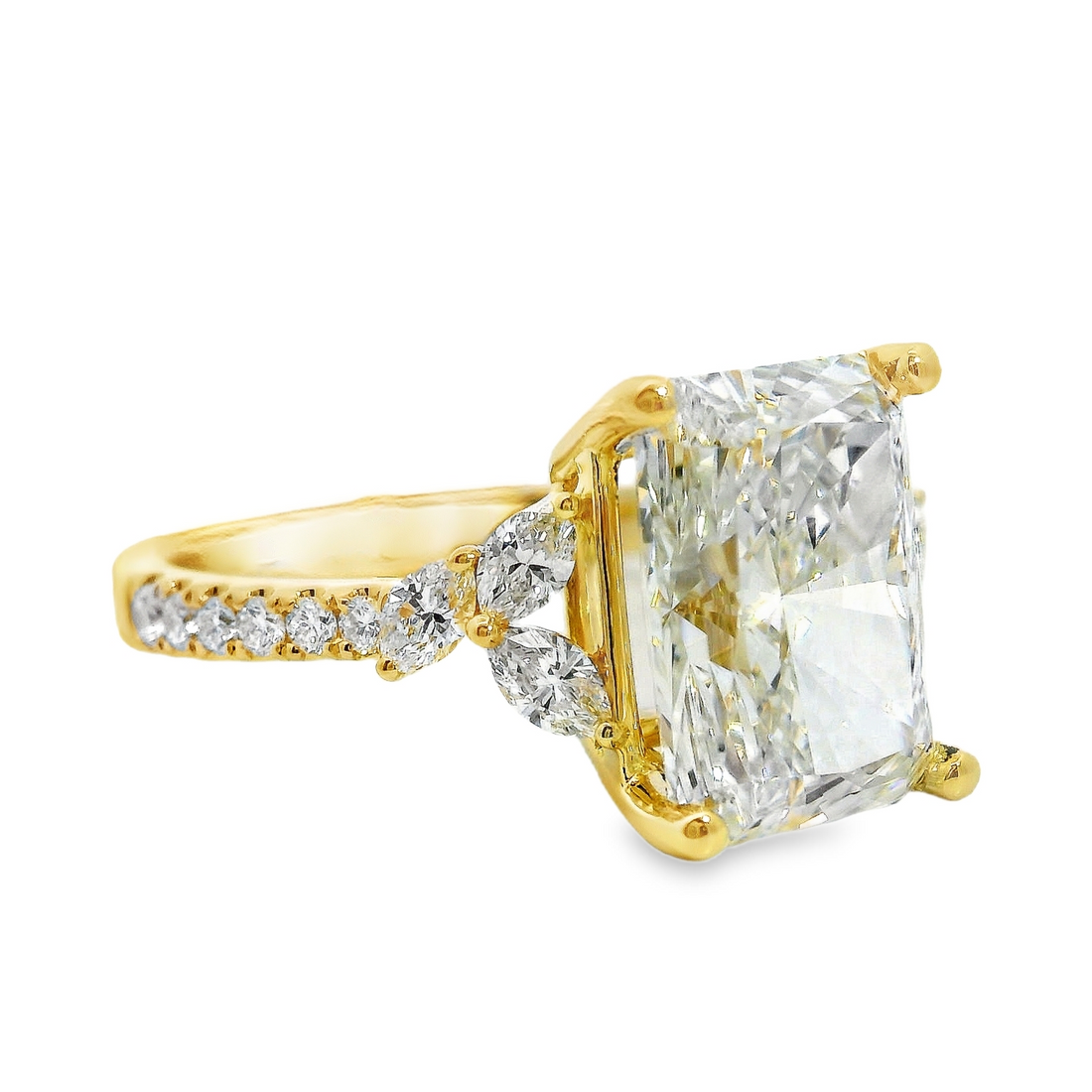18kt Yellow Gold Lab-Grown Radiant Diamond and Natural Round Diamonds Engagement Ring (3.95ct)