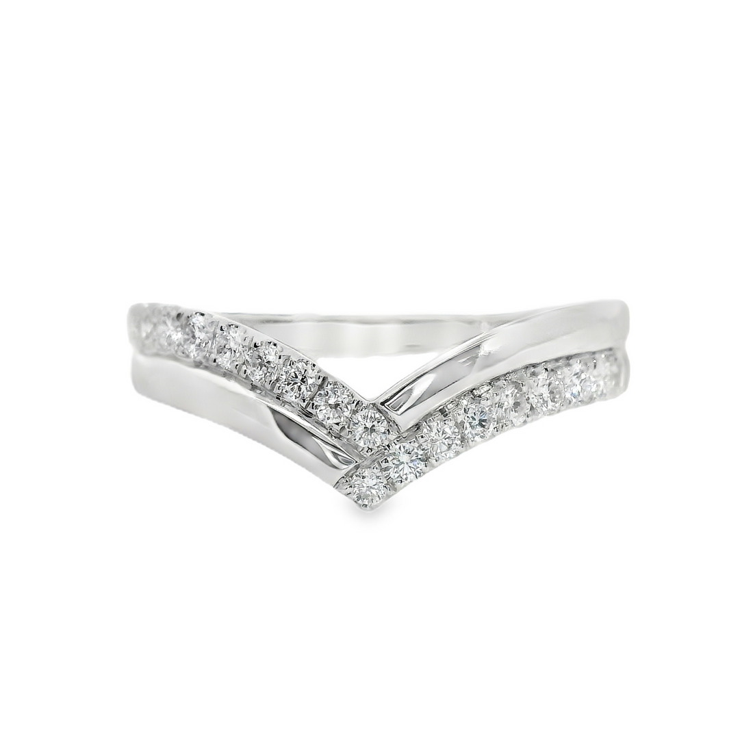 18kt White Gold Natural Round Diamonds Curved Wedding Ring (.30ct)