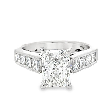 18kt White Gold Lab-Grown Radiant Diamond Engagement Ring (2.87ct)